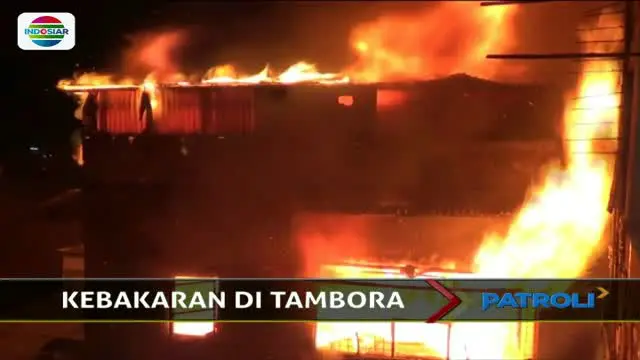 Dua rumah di Tambora, Jakarta Barat ludes dilalap si jago merah. 