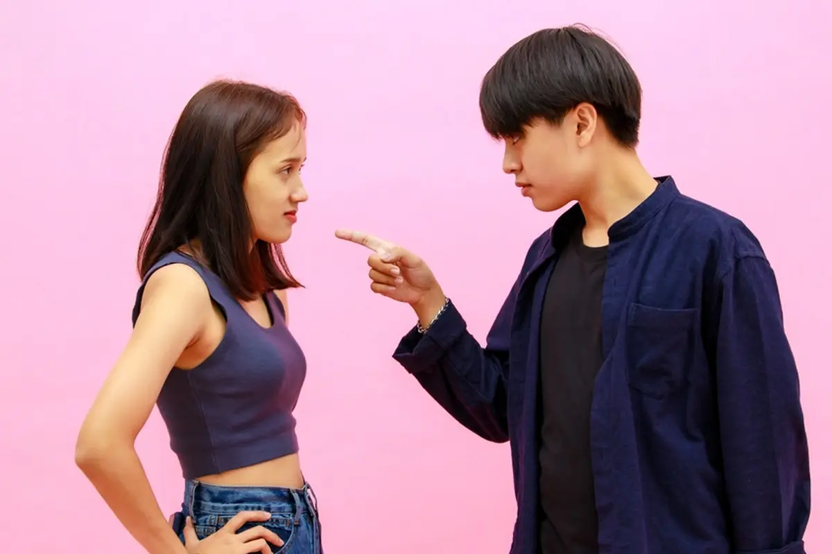 pasangan posesif