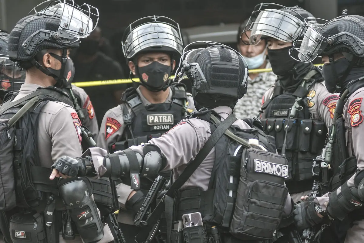 Tim Gegana Polri Amankan Barang Bukti di Rumah Milik Terduga Teroris