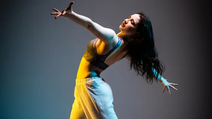 Ilustrasi menari