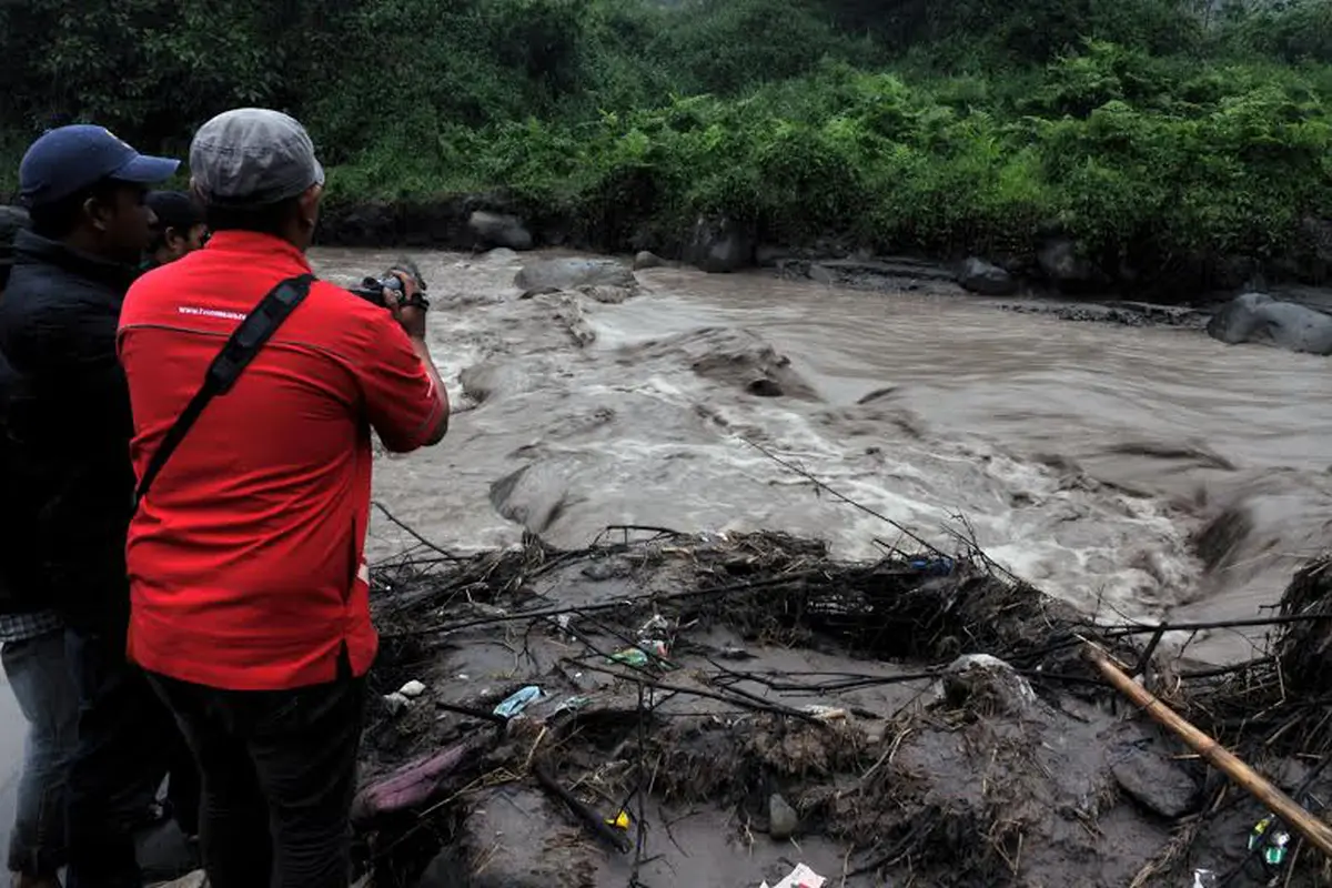 [FOTO] Banjir Lahar Dingin Gunung Sinabung Mengintai Pemukiman