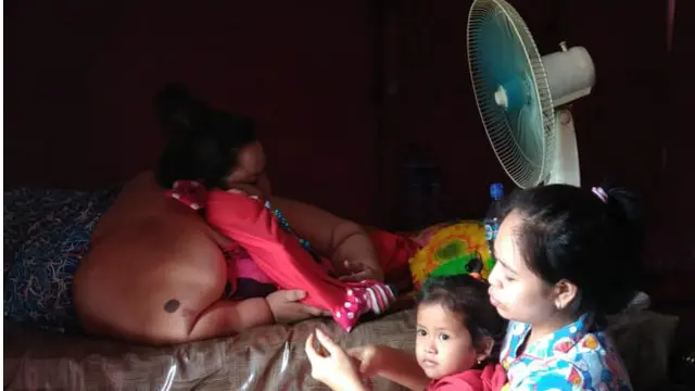 Titi Wati di Rumah Usai Operasi Pengecilan Lambung