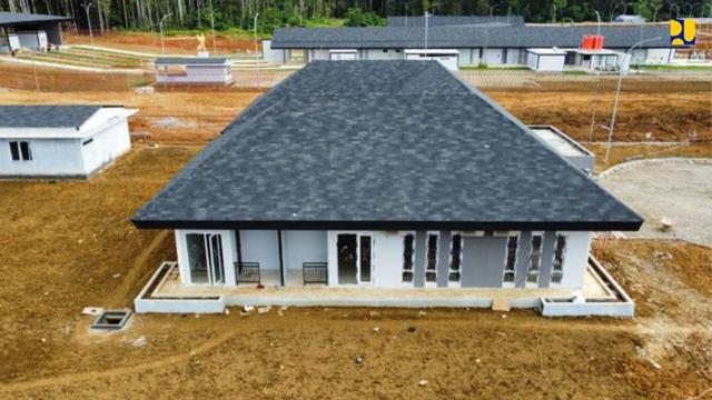 Pos Lintas Batas Negara (PLBN) Terpadu Yetetkun di Kabupaten Boven Digoel, Provinsi Papua. (Dok. Kementerian PUPR)