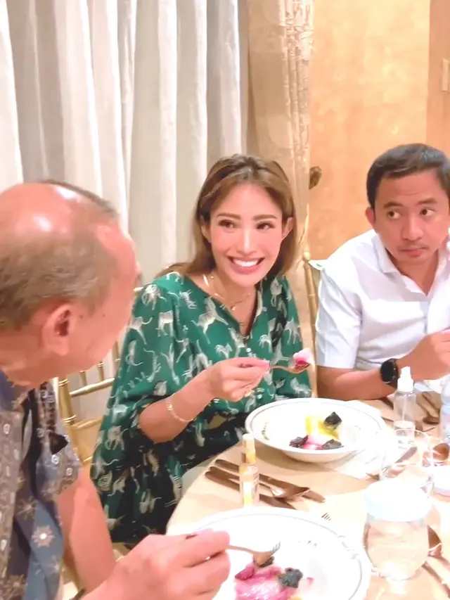 Ayu Dewi dan Regi Datau