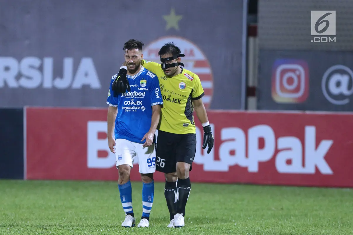 Momen Persahabatan di Laga Persija vs Persib