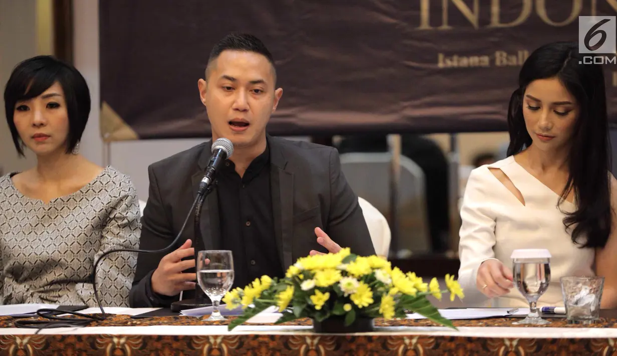 GM of Sales SCTV & Indosiar , Adamas Yudistira saat memberikan keterangan pers kontes kecantikan Miss Grand Indonesia 2018 di Jakarta, Jumat (6/7). Kontes kecantikan ini mengusung tema 'Beauty in Diversity'. (Liputan6.com/Faizal Fanani)