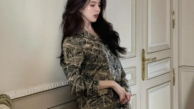 Han So Hee Pamer Foto Bareng Natalie Portman Pakai Gaun Tembus Pandang: Mimpi Jadi Kenyataan