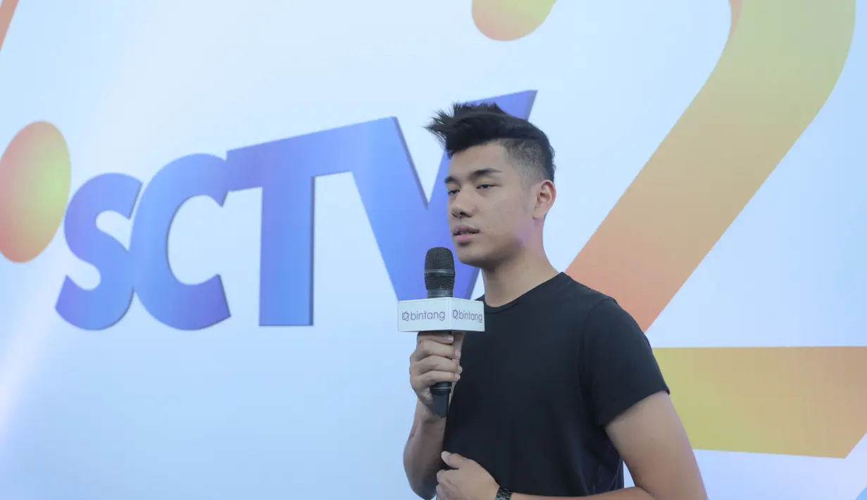 Banyak pengalaman baru selama menjadi salah satu pengisi acara megah tersebut. Bahkan, ia mengaku, pertama kali melihat tata panggung yang begitu megah telah disiapkan oleh SCTV. (Nurwahyunan/Bintang.com)