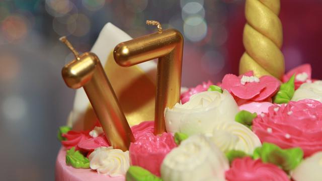 Ilustrasi ulang tahun ke-17