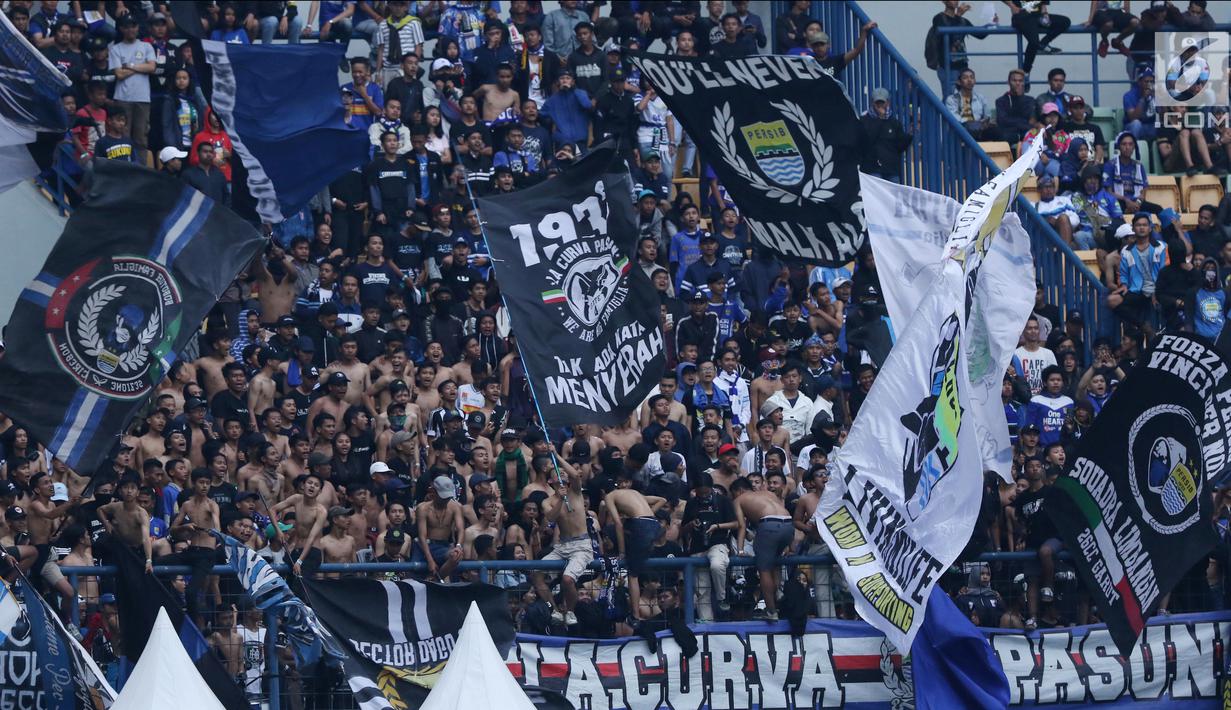 Foto Lawan Sriwijaya Fc Suporter Persib Penuhi Tribun