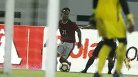 Gelandang Indonesia, Andik Vermansyah, saat pertandingan melawan Suriah U-23 di Stadion Wibawa Mukti, Cikarang, Sabtu (18/11/2017). Indonesia kalah 0-1 dari Suriah U-23. (Bola.com/ M Iqbal Ichsan)