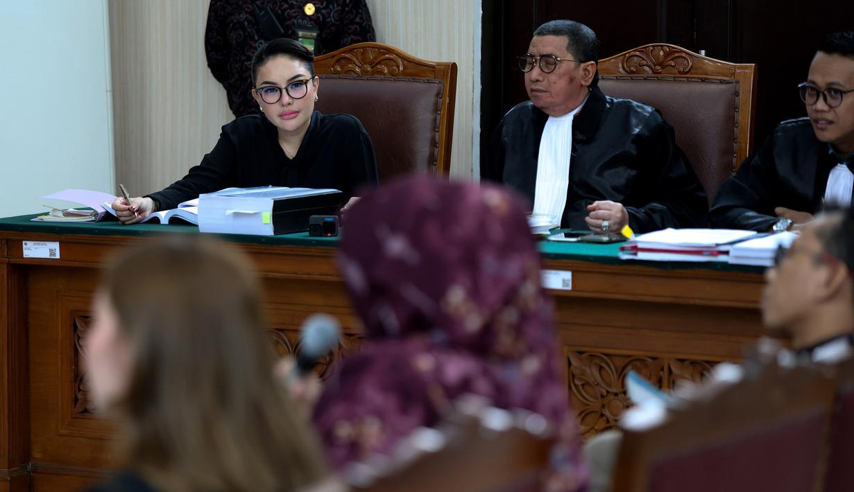 Pengadilan Negeri Jakarta Selatan kembali menggelar sidang kasus dugaan pemerasan dan tindak pidana pencucian uang (TPPU) dengan terdakwa artis Nikita Mirzani, pada Kamis (28/8/2025). (Kapanlagi.com/Budy Santoso)