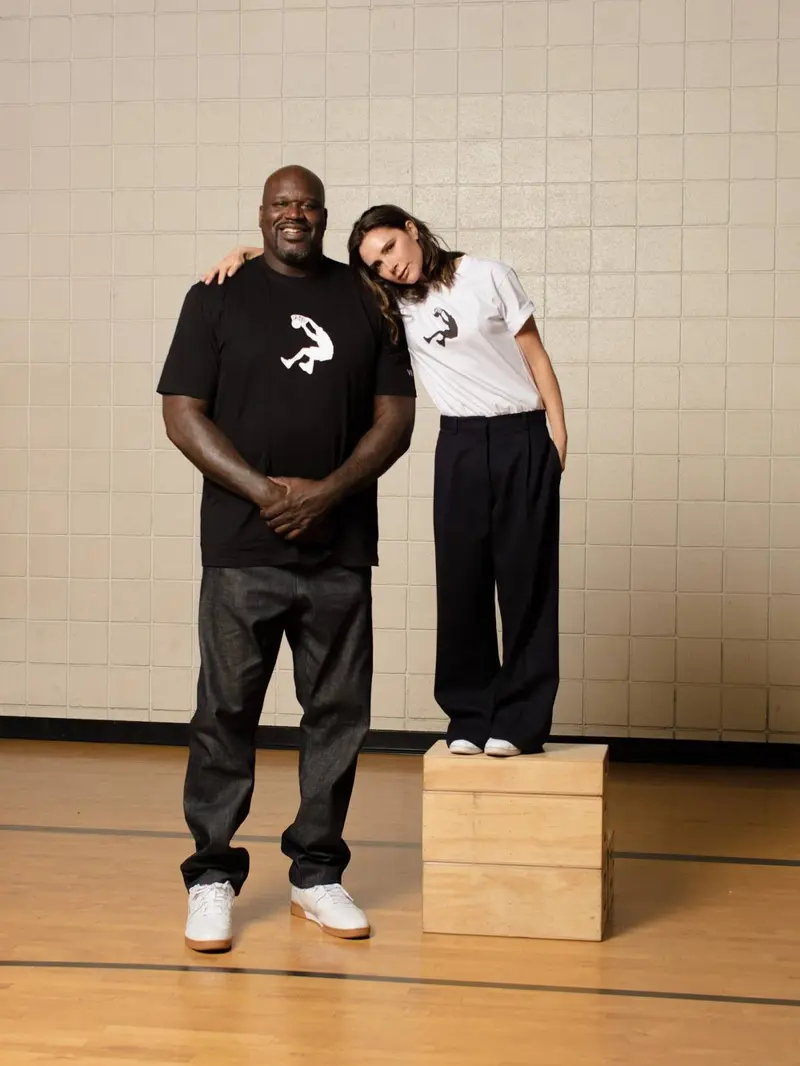 Kaos Siluet Ikonik Bintang Basket Shaquille O'neal dari Koleksi Terbaru Reebok dengan Victoria Beckham