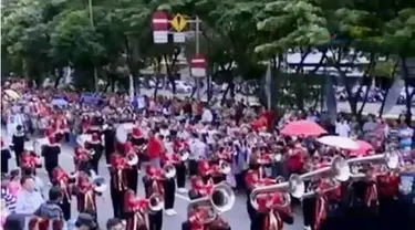 Perayaan Cap Go Meh di Glodok dimeriahkan dengan arakan yoli-yoli, hingga ondel-ondel asal Taiwan hibur pengunjung mal di Jakarta Barat.