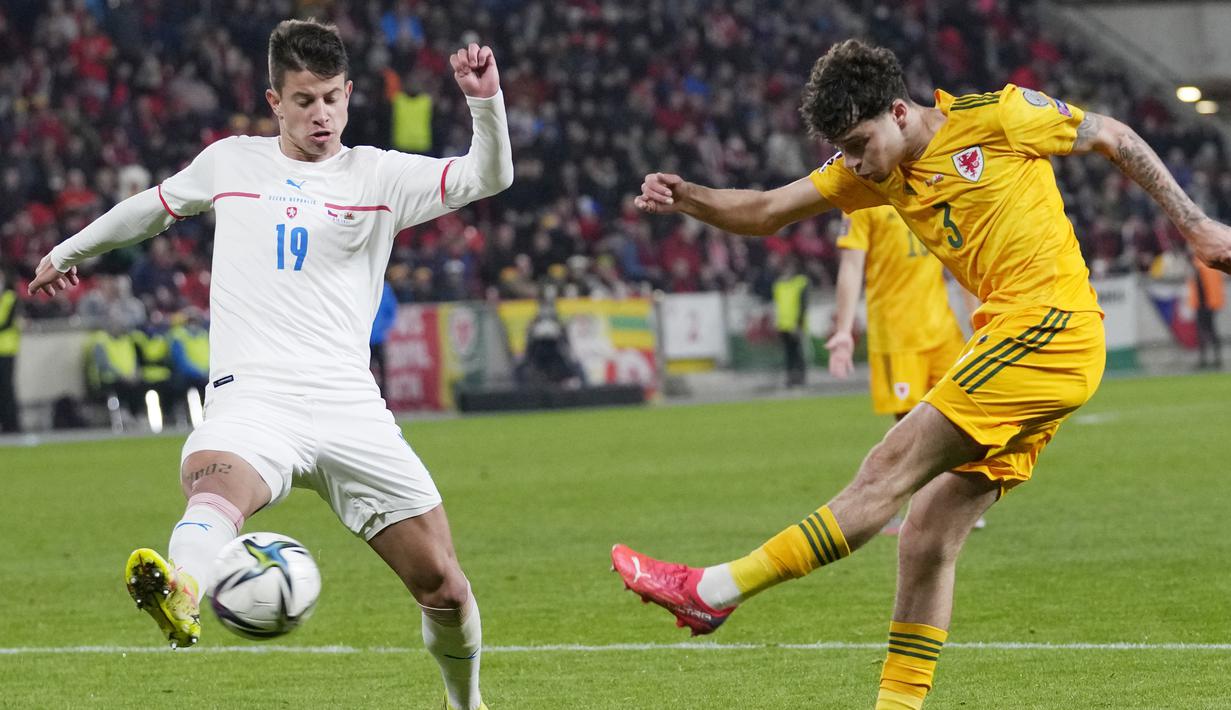 Hasil ini tak mengubah posisi Republik Ceska dan Wales di papan klasemen Grup E. Ceska masih berada di posisi kedua sementara Wales diurutan ketiga. (AP/Petr David Josek)