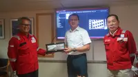 Komisaris Utama PT Pertamina (Persero), Basuki Tjahaja Purnama (BTP) mengunjungi geliat kegiatan eksplorasi migas melalui survei seismik laut dengan menggunakan ELSA Regent di Batam, pada 5 September 2022.