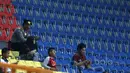 Laga Persija Jakarta melawan Sriwijaya FC tanpa kehadiran suporter The Jakmania di Stadion Wibawa Mukti, Cikarang, Jumat (16/6/2017). Persija Menang 1-0. (Bola.com/Nicklas Hanoatubun)