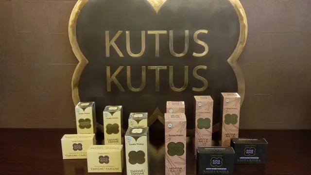 Servasius Bambang Pranoto membeberkan filosofi di balik minyak kutus-kutus yang dibuatnya (Liputan6.com/Giovani Dio Prasasti)