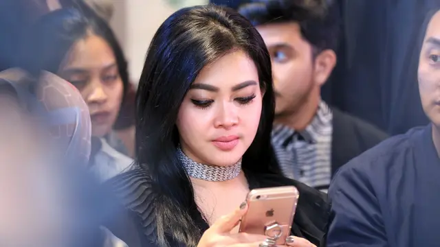 [Bintang] Syahrini