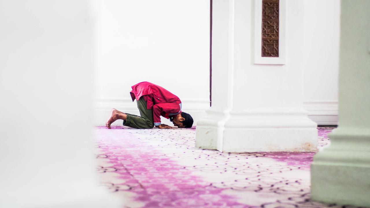 Shalat Qabliyah Subuh, Niat, Tata Cara, dan Keutamaannya