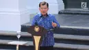 Wakil Presiden Jusuf Kalla membuka pameran lukisan koleksi Istana di Galeri Nasional RI, Jakarta, Selasa (1/8). Pameran lukisan koleksi istana tersebut akan berlangsung hingga 31 agustus. (Foto/Tim Media Wapres)