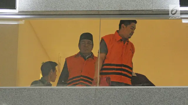 Kompak Terjaring OTT, Begini Ekspresi Bapak dan Anak Usai Diperiksa KPK