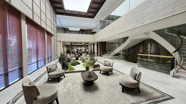 ERHA Central Iskandarsyah.