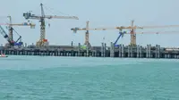 Pelabuhan sebagai pendukung utama poros maritim. (Liputan6.com/Herman Zakharia)