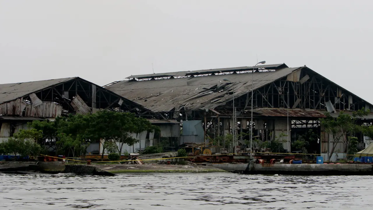 Bangunan Imbas Ledakan Gudang Amunisi TNI AL
