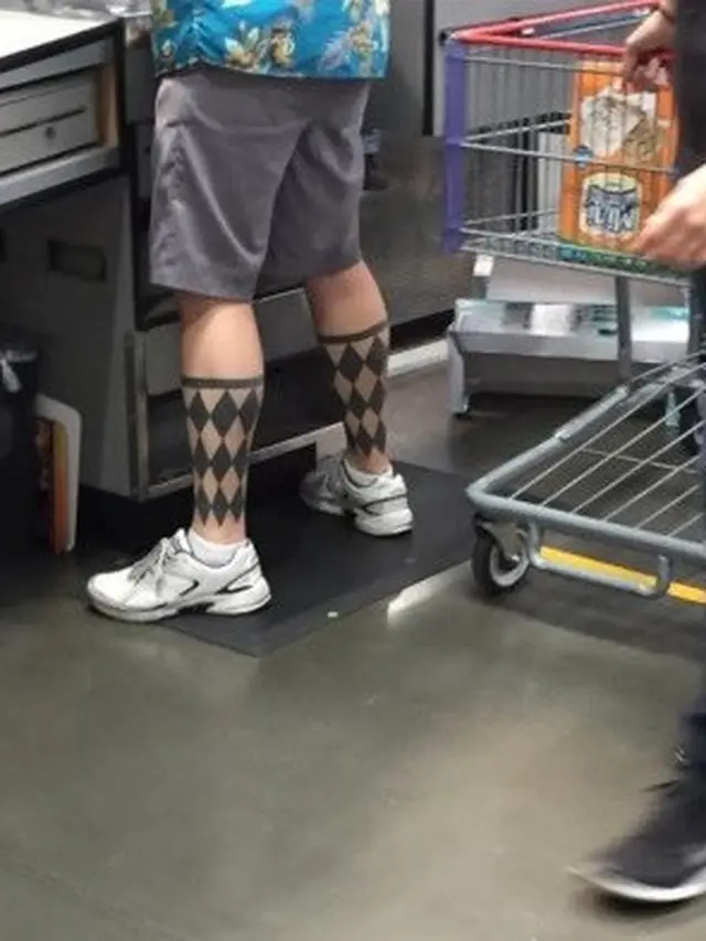 6 Tato di Bagian Tubuh Ini Absurd Banget, Enggak Habis Pikir