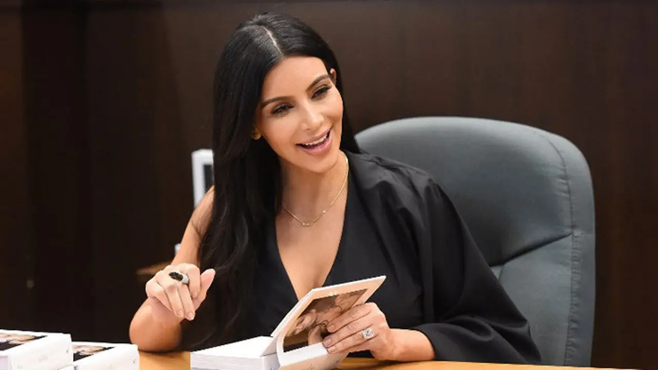 [Bintang] Kim Kardashian