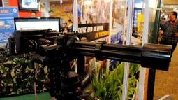 Sebuah senjata dipamerkan saat Indo Defence 2014 berlangsung di JIExpo, Jakarta, Kamis (6/11/2014) (Liputan6.com/Faisal R Syam)