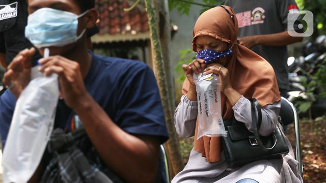 Puluhan Warga di Kelurahan Sudimara Barat Tangerang Jalani Tes GeNose C19