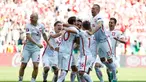 Polandia melaju ke perempat final Piala Eropa 2016 setelah mengalahkan Swiss lewat adu penalti 5-4 setelah sebelumnya imbang 1-1 di waktu normal dan perpanjangan waktu. (Reuters/Kai Pfaffenbach)