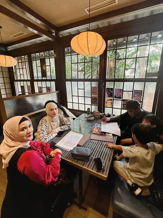 Inara Rusli dan Virgoun sepakat berdamai. [Foto: Instagram/mommy_starla]