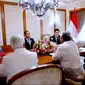 Menteri BUMN Erick Thohir mendampingi Presiden Joko Widodo dalam kunjungan kerja di Manila, Filipina, Kamis (11/1/2024). (Dok Kementerian BUMN)