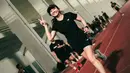 Dirinya juga beberapa kali mengunggah momen saat menjalani latihan lari di akun Instagram. Tentu saja outfit sporty Febby ini juga tak lepas dari sorotan. (Liputan6.com/IG/@febbyrastanty)