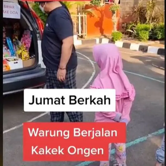 Cerita Inspiratif Kakek Ubah Bagas Mobil Jadi Warung Jajanan Gratis