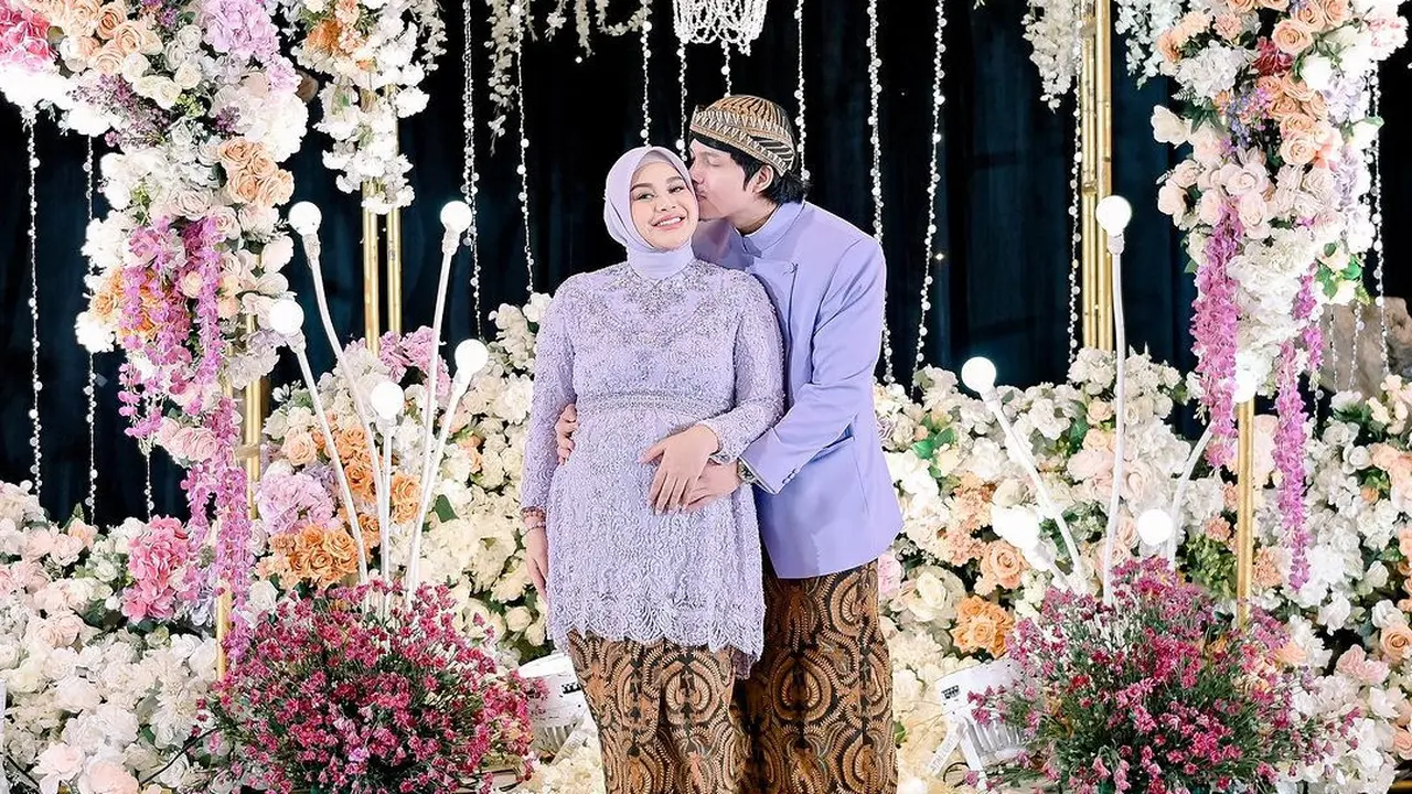 Acara Mitoni Aurel Hermansyah (Instagram/aurelie.hermansyah)