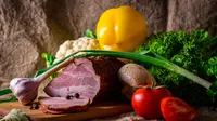 Daging dan Sayuran | unsplash.com/@valeriycrimea