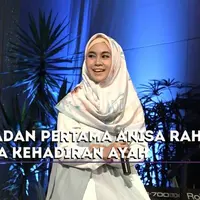 Anisa Rahma mendengar rekaman Ayahnya demi menghilangkan kerinduan.