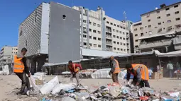 Hal ini menyusul situasi dan kondisi yang mulai kondusif di tengah gencatan senjata yang sedang berlangsung dalam perang antara Israel dan Hamas di wilayah pesisir Palestina. (Omar AL-QATTAA/AFP)
