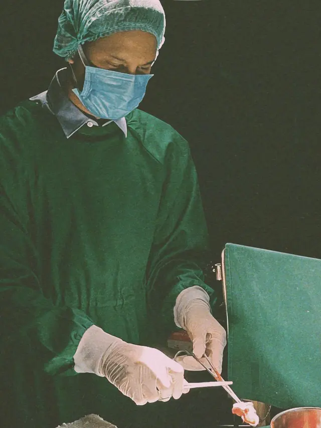 Main Sinetron Baru, Ini 6 Gaya Lucky Perdana Berperan Sebagai Dokter di Layar Kaca