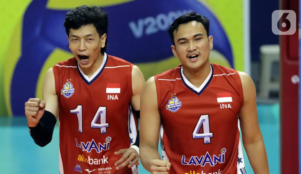 Timnas voli putra Indonesia unggul tiga set langsung 25-20, 25-22, 25-19. (Liputan6.com/Helmi Fithriansyah)