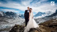 Butuh waktu satu tahun untuk lakukan pernikahan di Gunung Everest ini. Keduanya pun diberi waktu hanya setengah jam untuk lakukan prosesi janji setia.