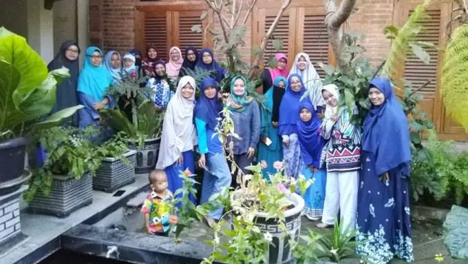 Komunitas Ibu-ibu Doyan Nulis: Buka Peluang Lewat Menulis