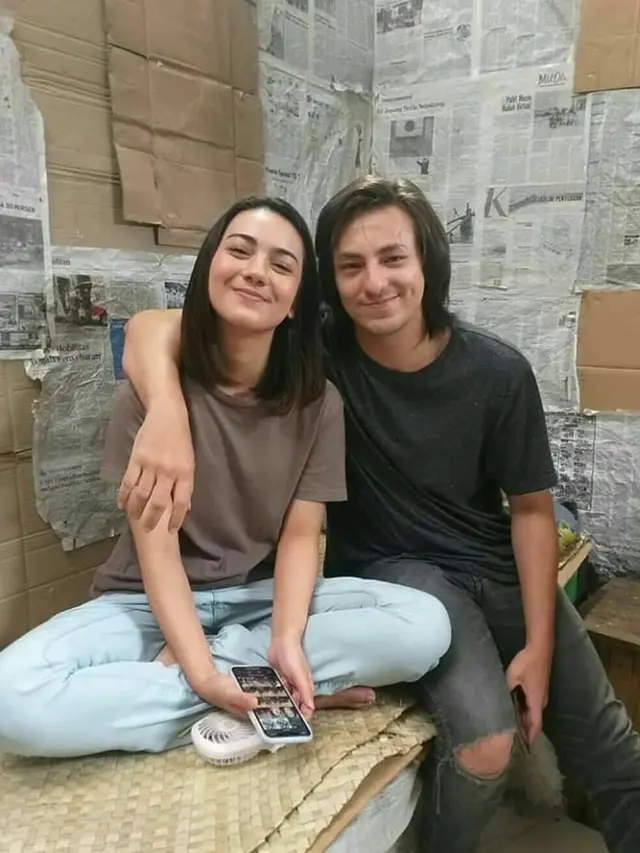 7 Momen Kebersamaan Ersya Aurel dengan Dylan Carr dalam Sinetron Dia Bukan Manusia