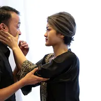 Kabar duka dari selebriti Ruben Onsu dan adiknya Jordi Onsu. Ayah Ruben menghembuskan napas terakhirnya Minggu (29/1) sekitar pukul 21.10 WIB. Setelah enam hari menjalani perawatan di RS Pertamedia Sentul City. (Deki Prayoga/Bintang.com)