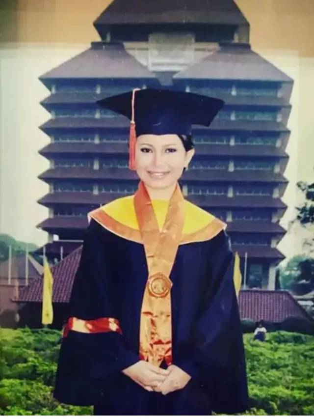 Momen kelulusan Rossa di UI