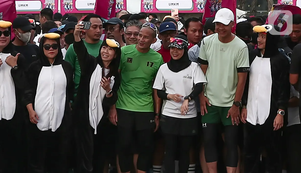 Ganjar pun mengaku senang bisa berolahraga pagi bersama masyarakat. (merdeka.com/ Arie Basuki)